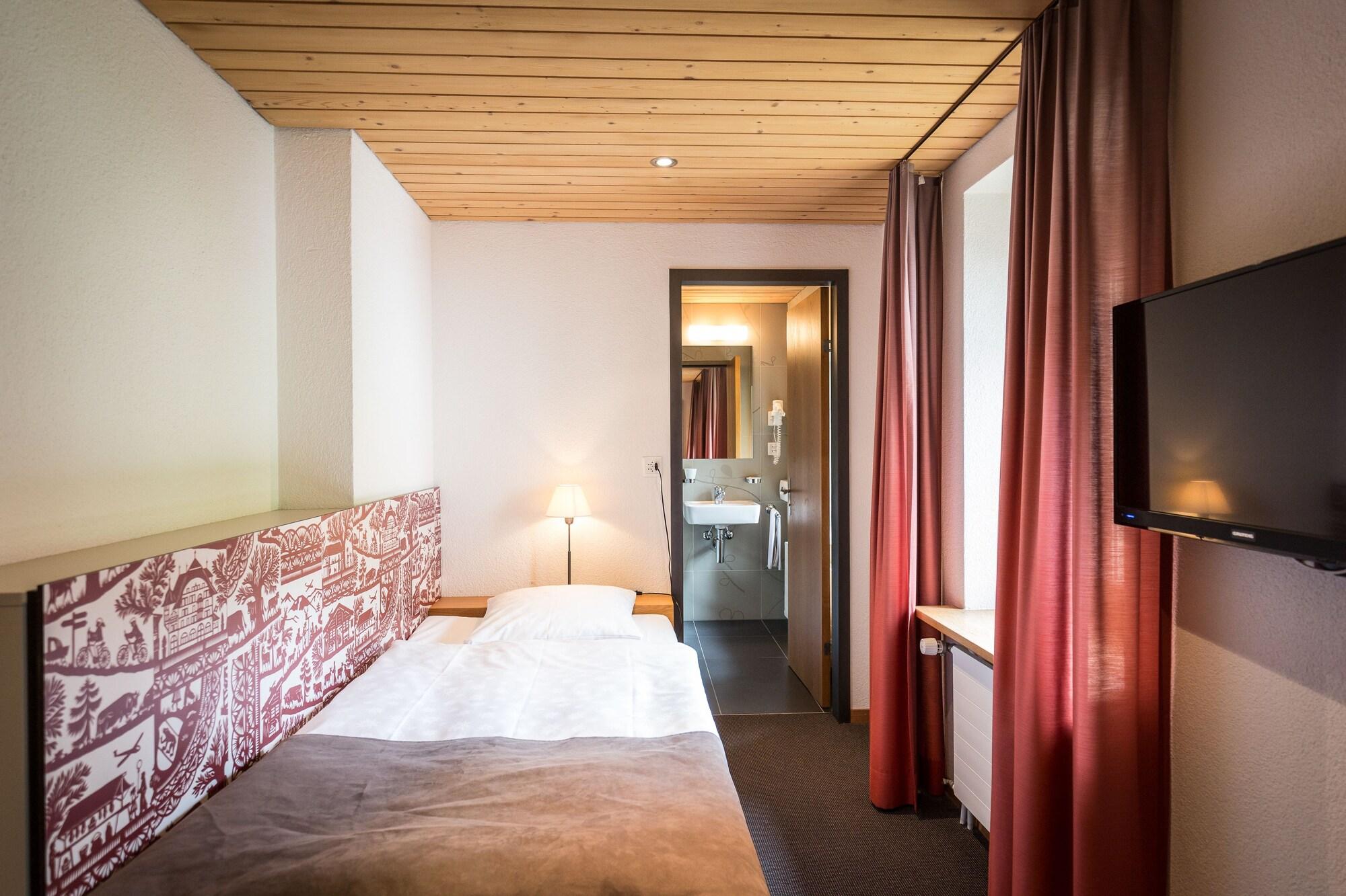 Hotel Landhaus Saanen Bagian luar foto