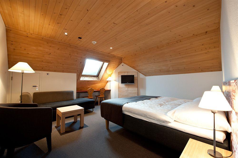 Hotel Landhaus Saanen Bagian luar foto