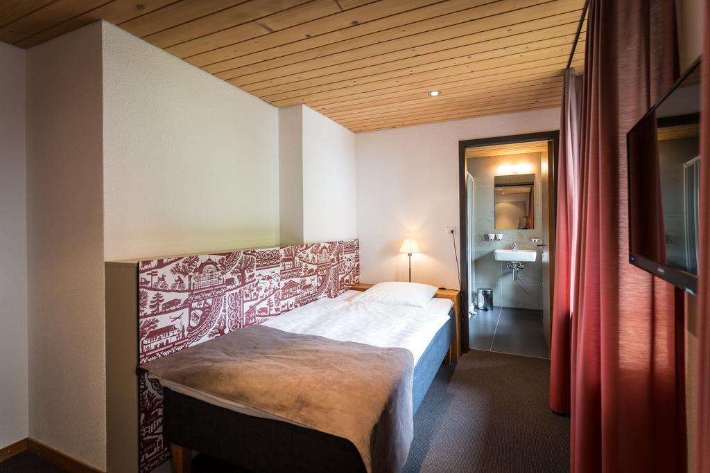 Hotel Landhaus Saanen Bagian luar foto